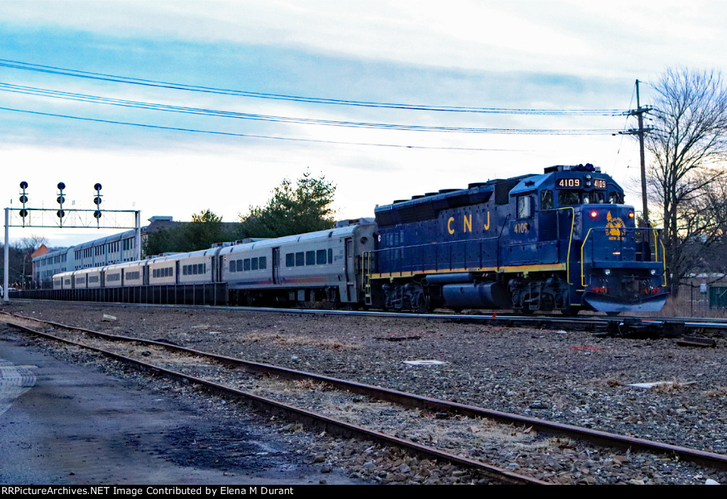 NJT 4109 on Train 1122